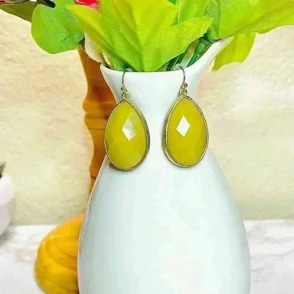 Tear Drop Statement Earrings - Picture 2 of 4